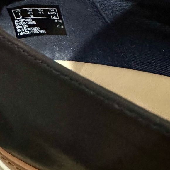EUC Clarks navy leather platform slip ons - Picture 7 of 7